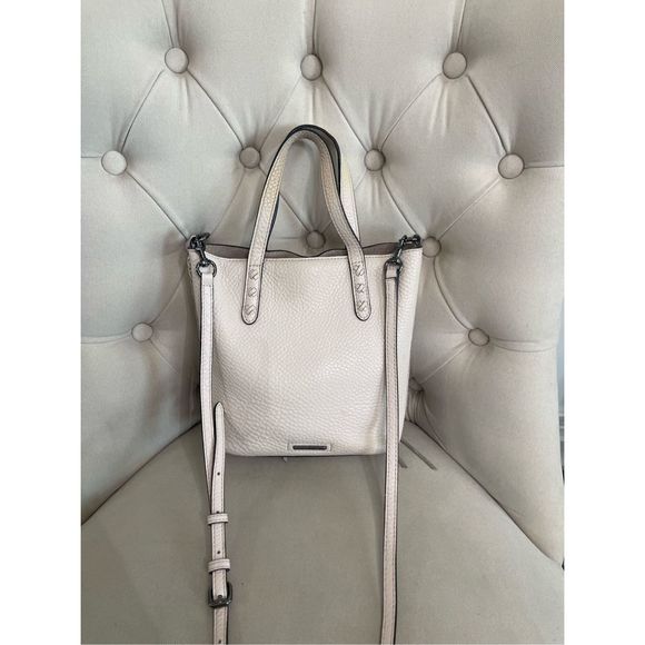 Elegant Cream Handbag - Picture 1 of 10